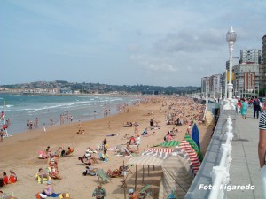 Playa de San Lorenzo zona oeste. Foto Figaredo, Gijón