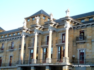 Palacios en la zona noble, representando grandes valores. Universidad Laboral de Gijón